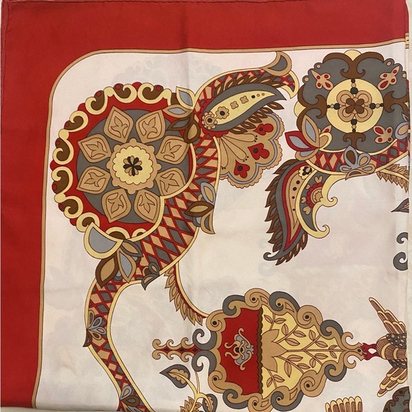 Hermès silk scarf, cream with red border. 36 x 36. - Picture 15 of 16